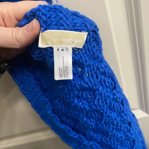 Michael Michael Kors Chunky Infinity Scarf - Picture 3 of 4